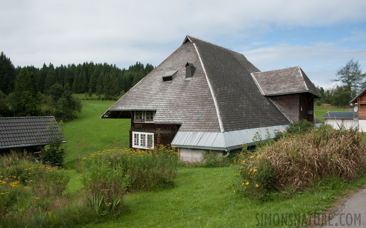 Furtwangen [28 mm, 1/400 Sek. bei f / 22, ISO 1600]